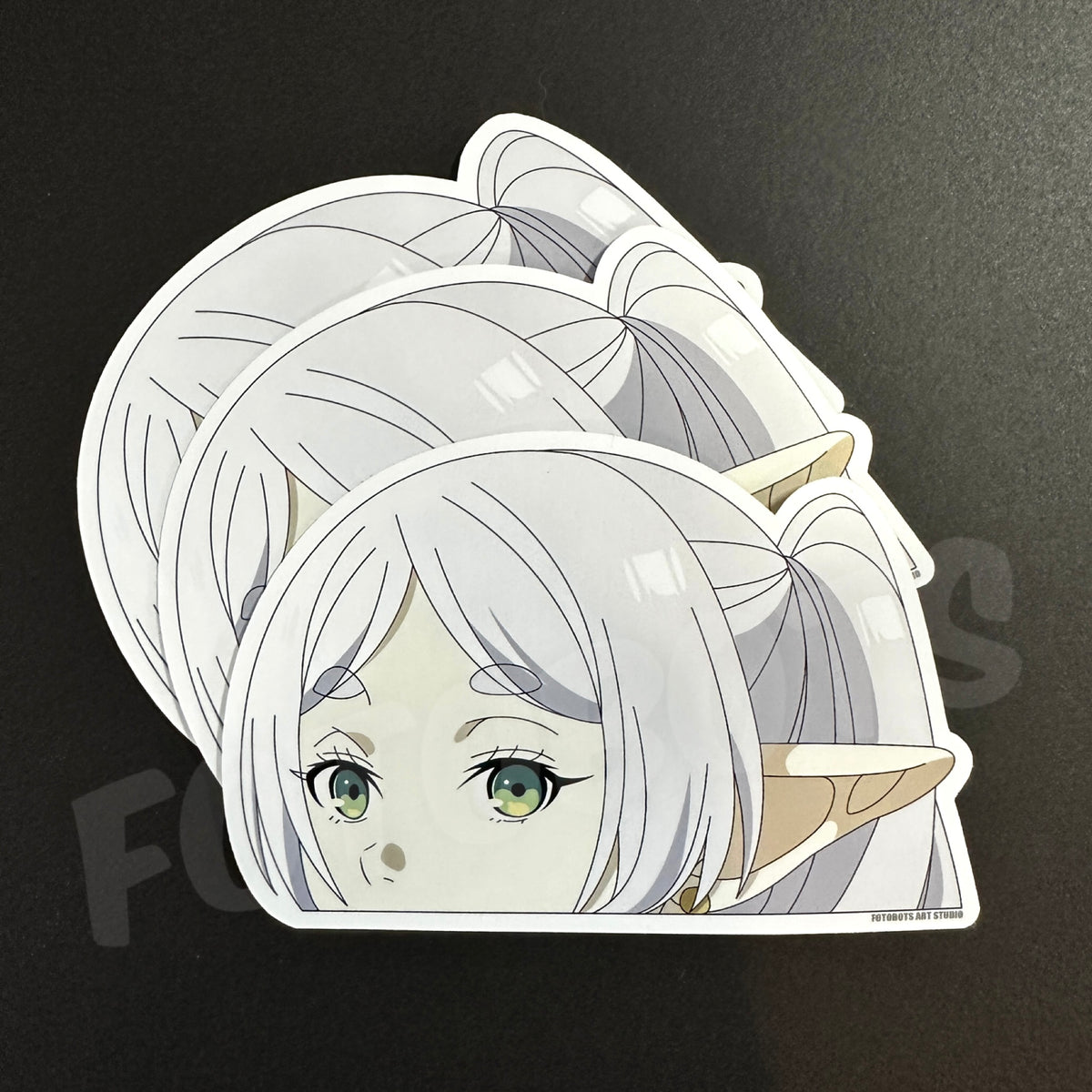 Fotobots Studio Frieren Mini Indoor Peeker Sticker