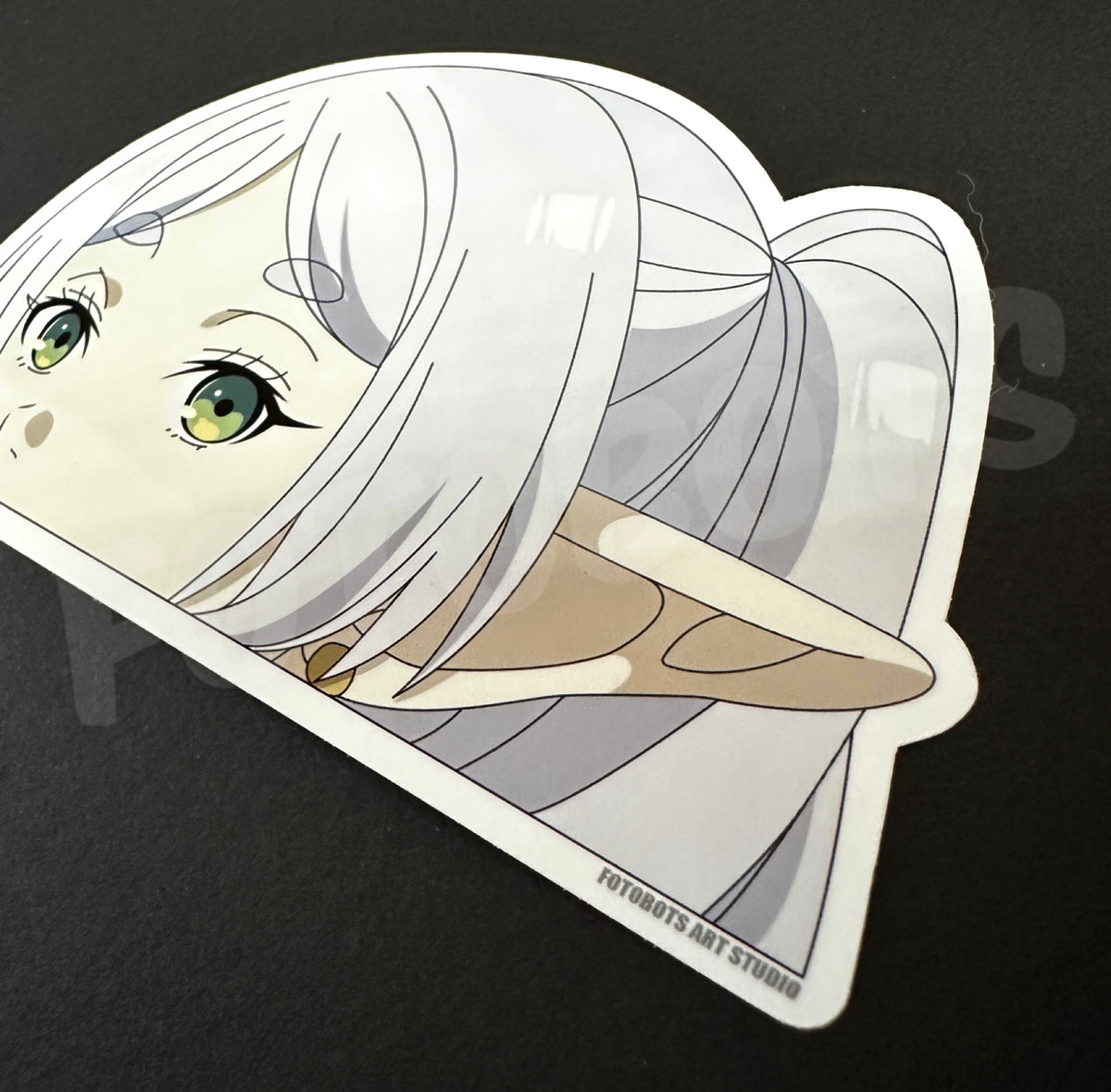 Fotobots Studio Frieren Mini Indoor Peeker Sticker